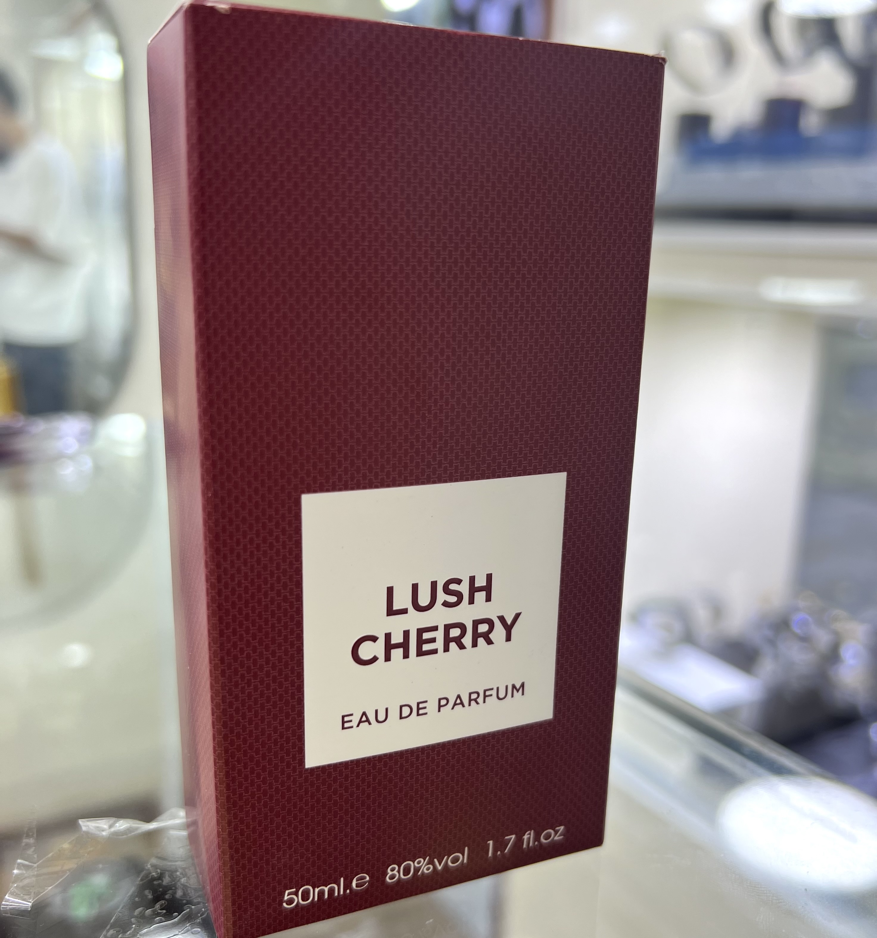 عطر زنانه فراگرنس ورد مدل Lush Cherry حجم ۵۰ میلی لیتر