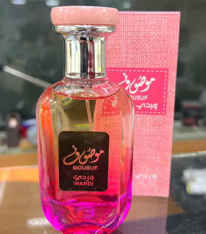 عطر ادوپرفیوم زنانه ارض الزعفران مدل موصوف صورتی وردی حجم ۵۰ میلیلیتر